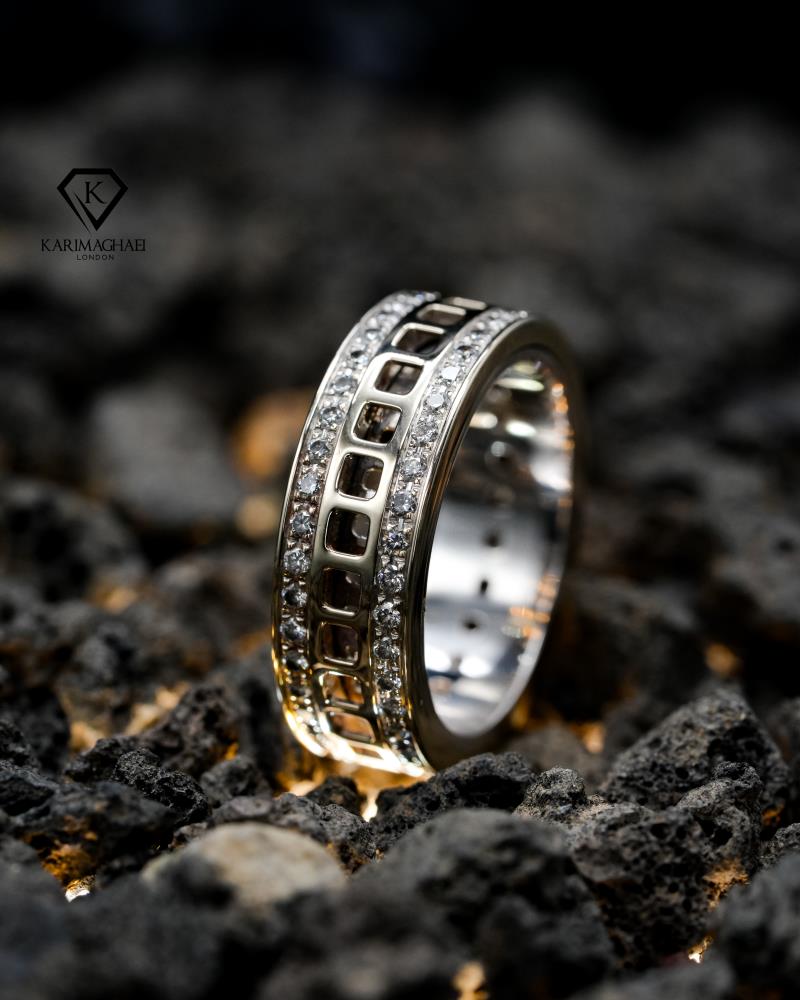 Elegant Heart Pendant Ring – Simple Gold