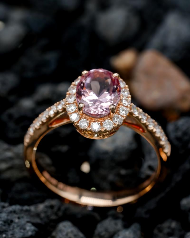 Elegant Heart Pendant Ring – Ruby Touch