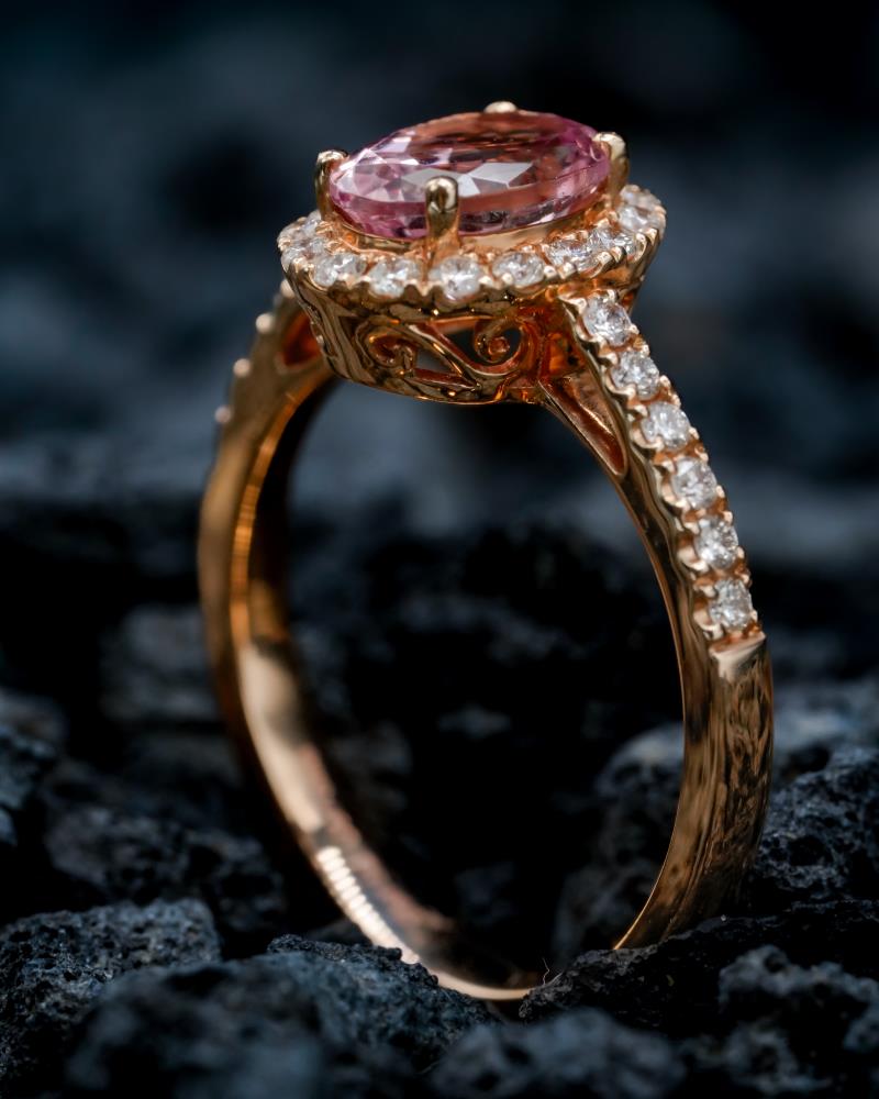 Elegant Heart Pendant Ring – Ruby Touch