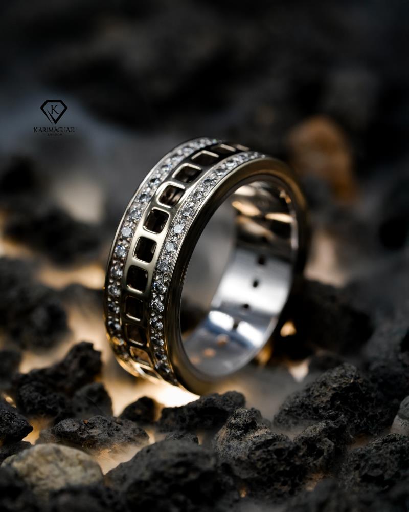 Elegant Heart Pendant Ring – Simple Gold