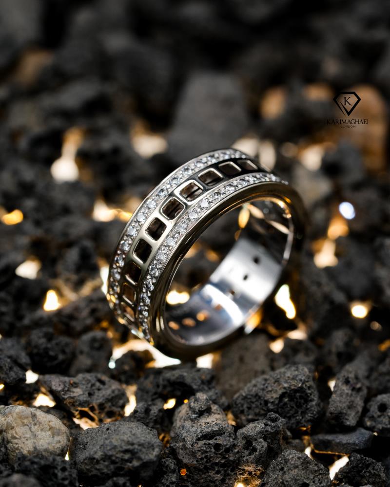 Elegant Heart Pendant Ring – Simple Gold